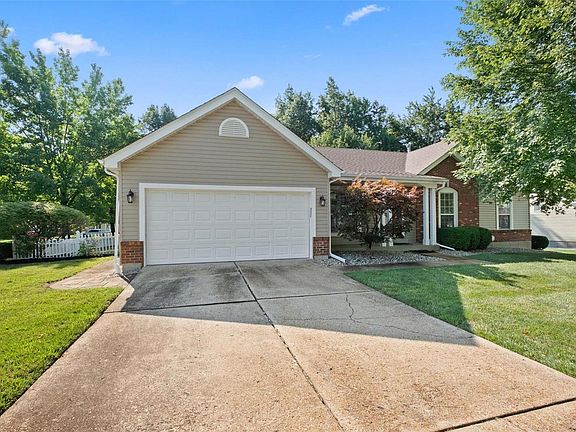 3rd image of 2932 Rexford Creek Ct