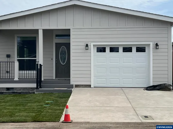 4155 NE Three Mile 80 Ln #80, McMinnville, OR 97128