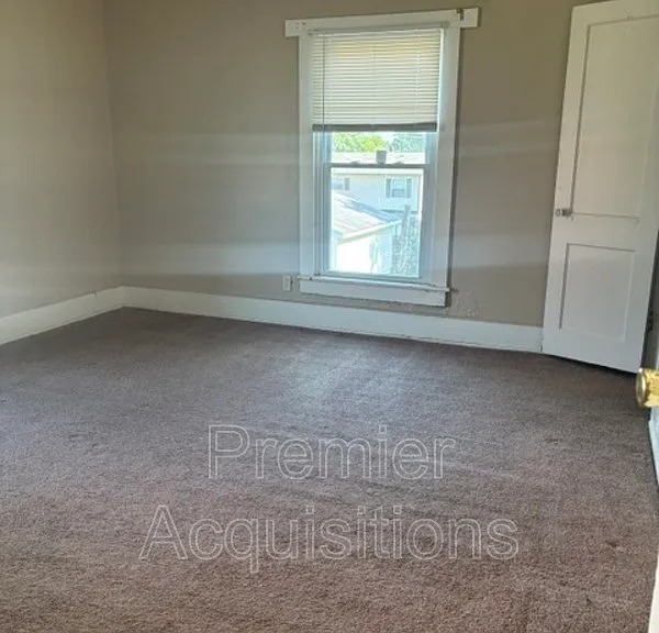 16 W Elm St — Photo 8