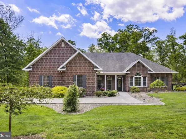 15 Sams Ln, Gettysburg, PA 17325
