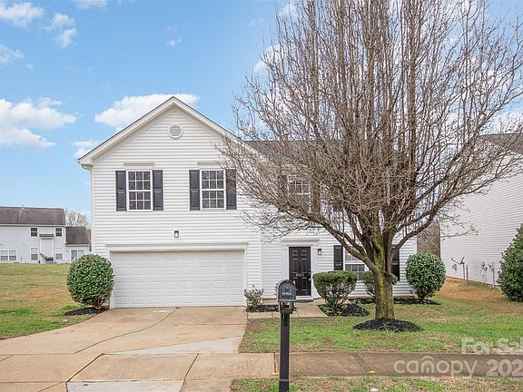 3rd image of 8021 Weeping Fig Ln