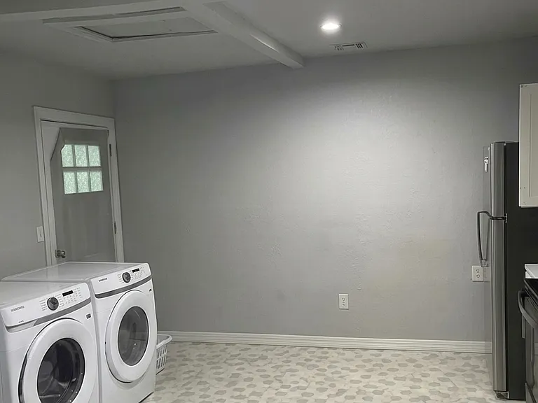 2151 E Oklahoma Pl — Photo 6