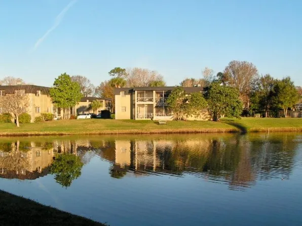 Imperial Palms Apartments