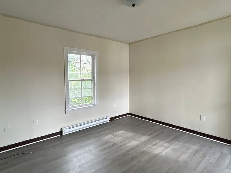 611 Stewart Ave SE — Photo 5