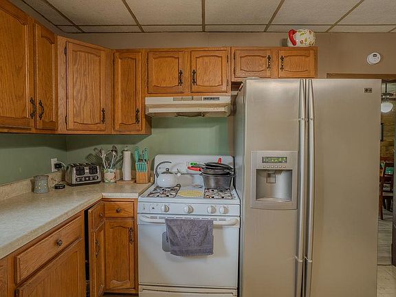 3rd image of 203 E Sycamore St