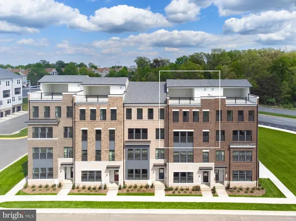 13704 Aviation Pl, Herndon, VA 20171