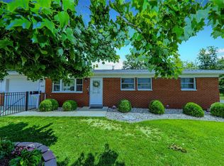 1812 Lindenwood Ave, Edwardsville, IL 62025