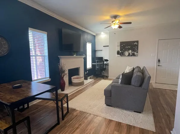 4041 Law St APT 612, Houston, TX 77005