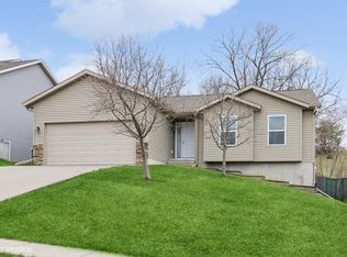 812 10th Avenue Pl, Coralville, IA 52241