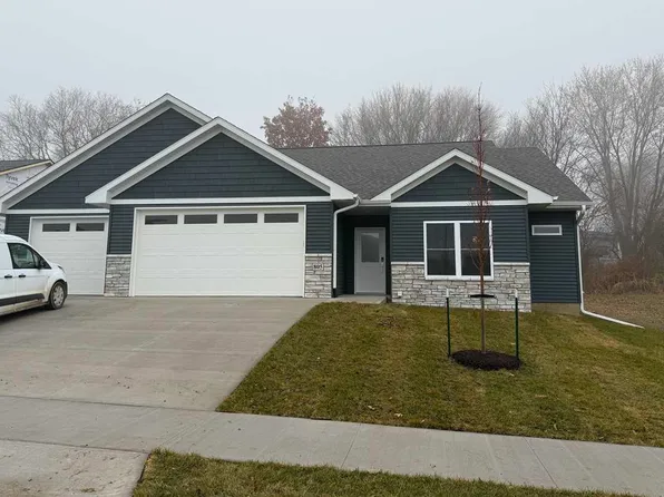 805 Prairie View Dr, West Branch, IA 52358