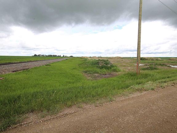 4th image of 271016 Township Road 264