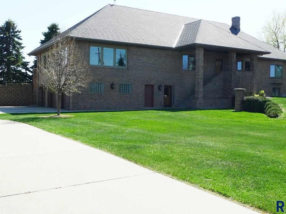 1st image of 46749 W 265th St
