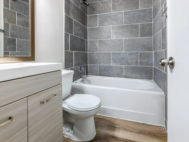 364 Grey St #7 — Photo 8