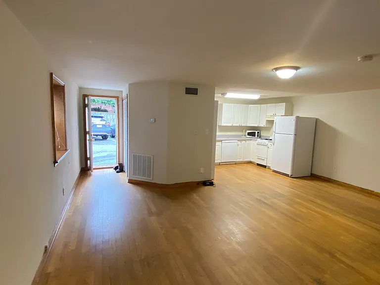909 W Grace St #6 — Photo 5