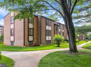 9731 Kings Crown Ct APT 201, Fairfax, VA 22031