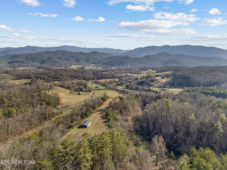 13th image of 634 Old Cedar Creek Rd