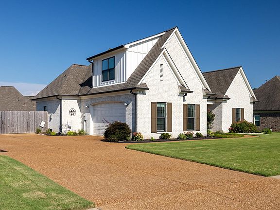 2nd image of 304 Cotton Fall Dr