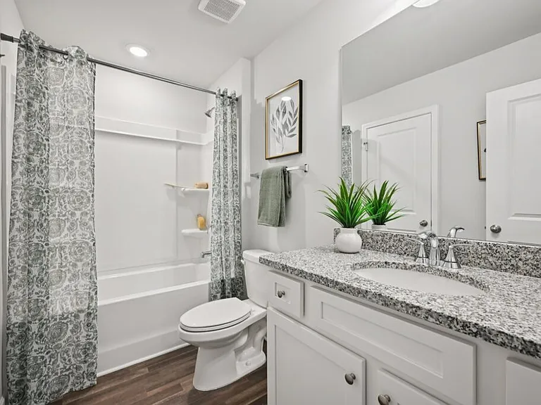 423 Lanier Cir — Photo 38
