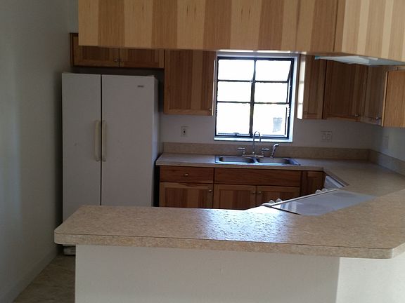 3rd image of 135 Buckingham Ave W