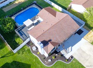 825 Andra Dr, Maryville, IL 62062