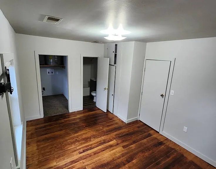 112 S Orchard St — Photo 12