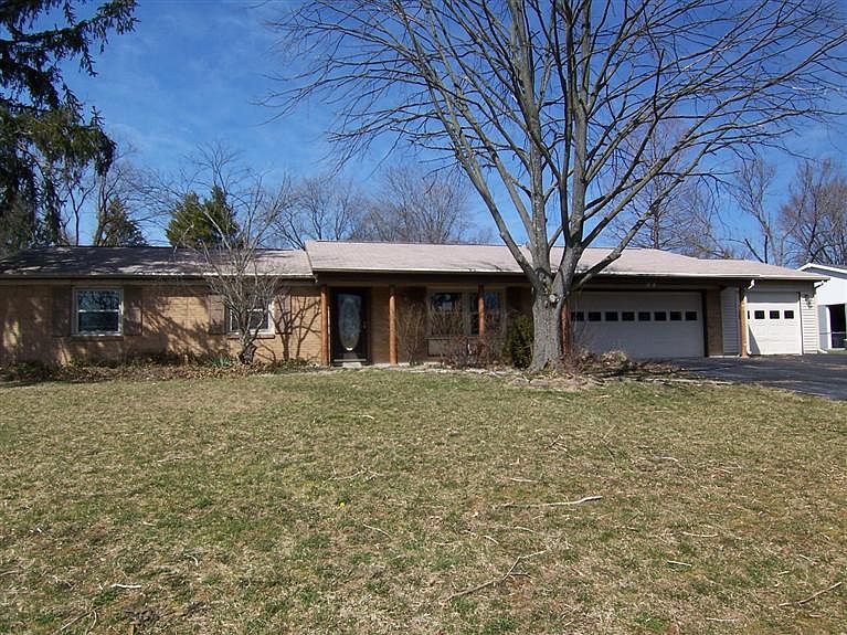 1st image of 2381 Lakeview Dr