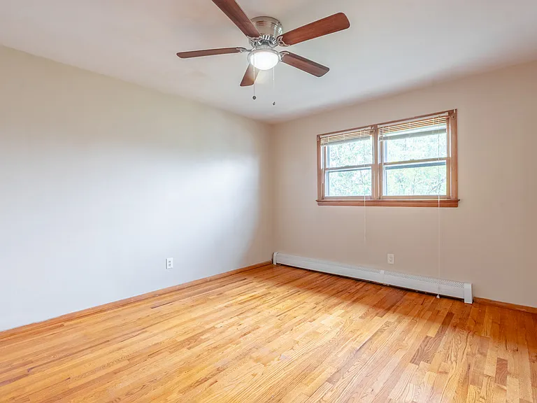 430 Sylvan St #1 — Photo 10