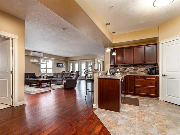 4th image of 4102 NE 69th Ave #328