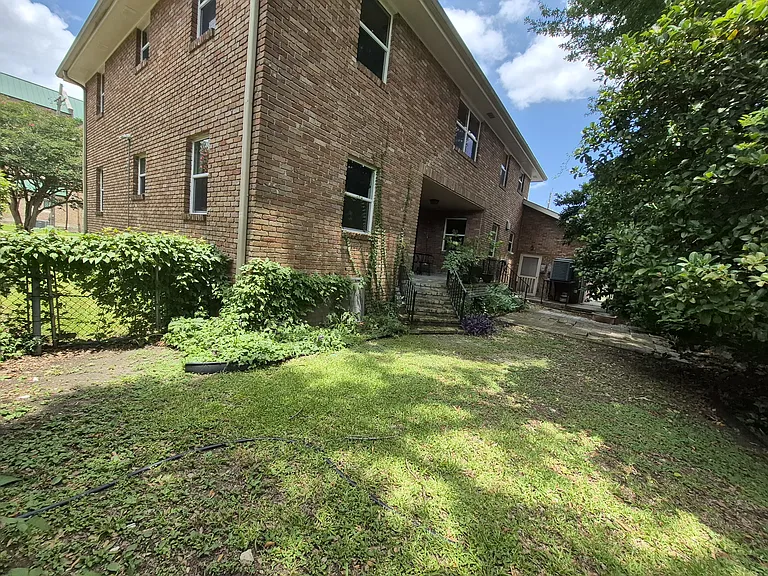 3025 Jefferson Ave — Photo 12