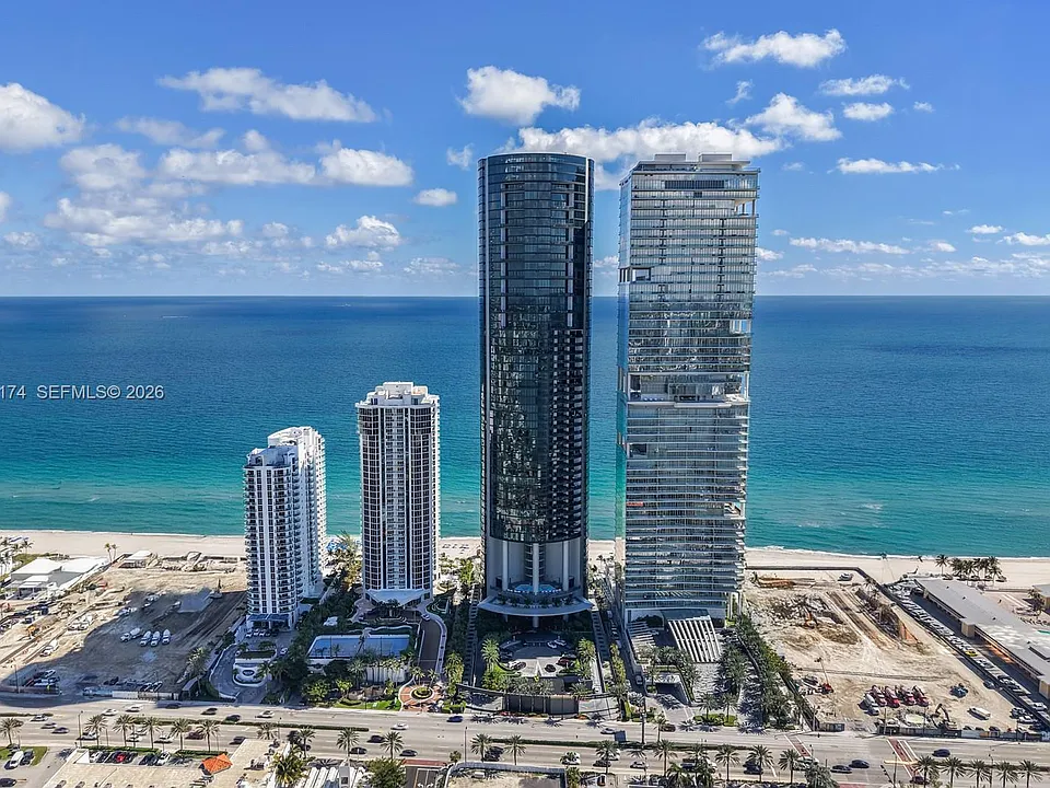 18555 Collins Ave #5105