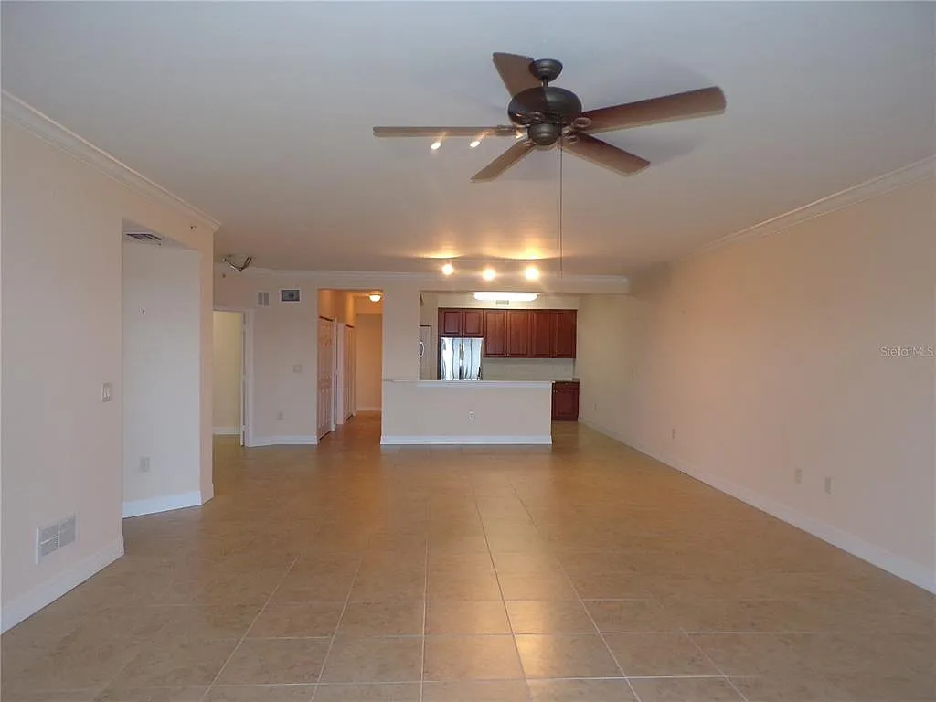 3 bed, 2.5 bath, 2338 sqft, $2,750 — Photo 4