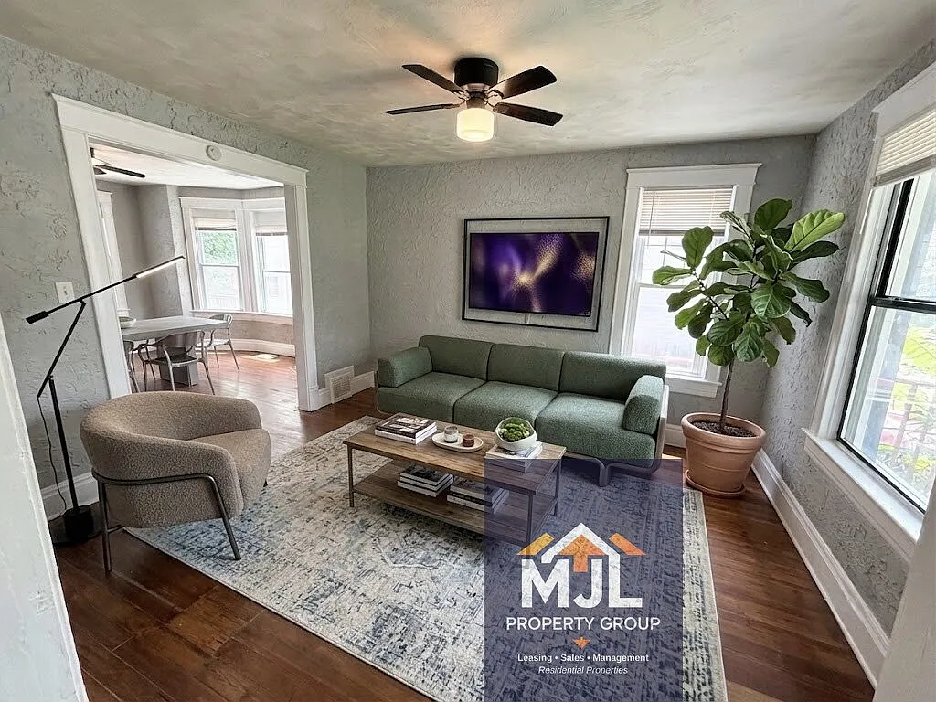 3 bed, 2.0 bath, 1500 sqft, $1,495 — Photo 3