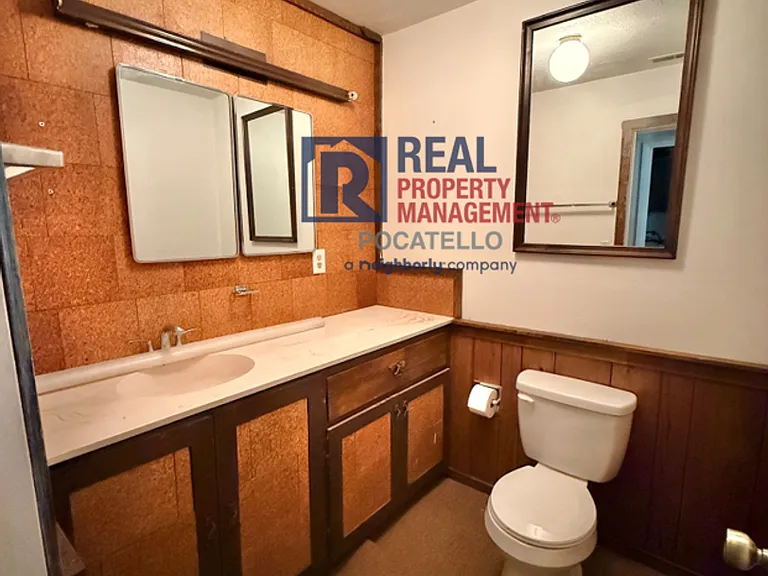 1750 Lancaster St — Photo 24