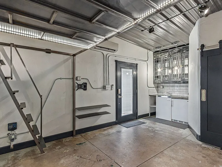 729-735 E Coronado Rd — Photo 1
