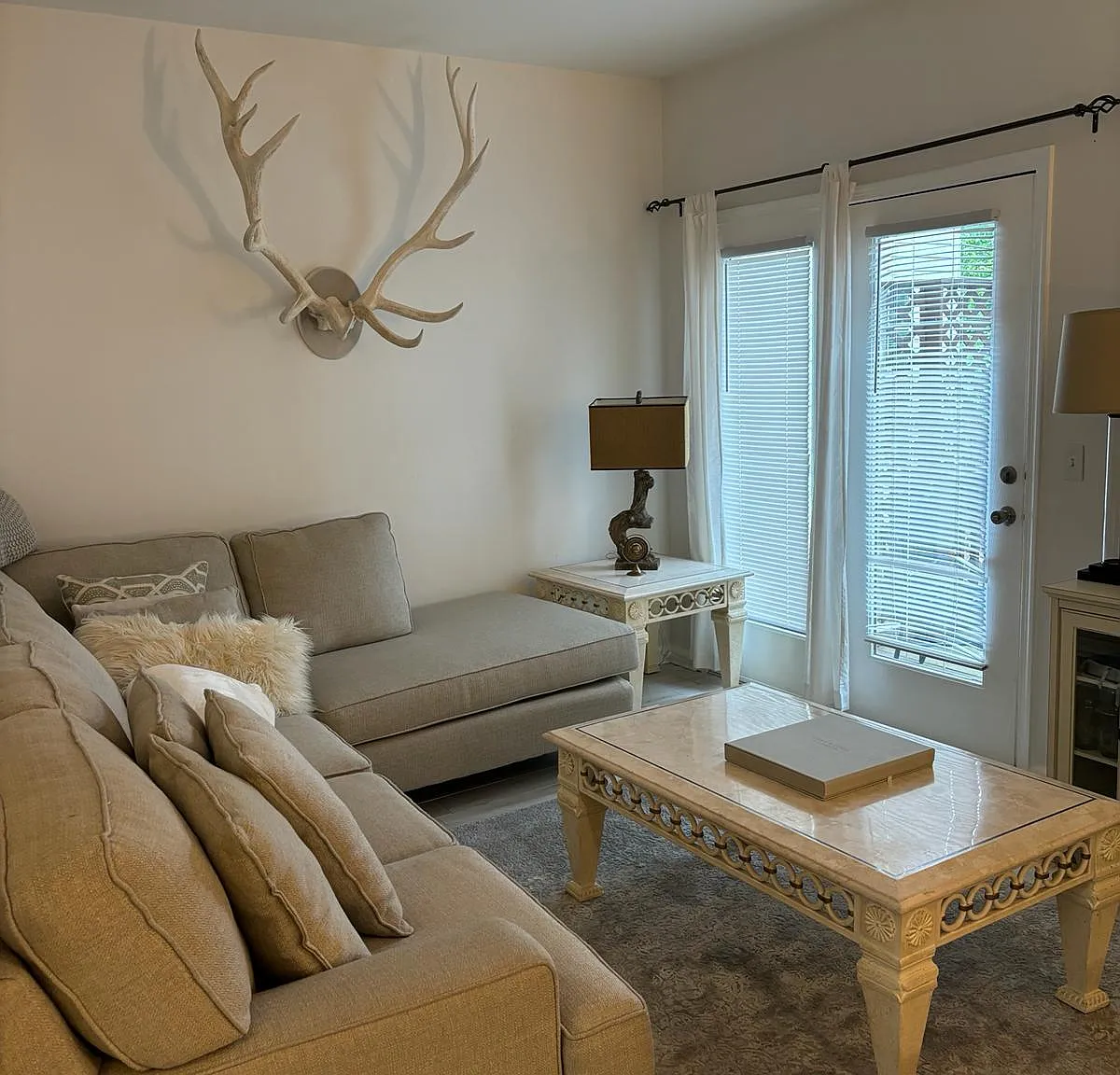 4 bed, 3.5 bath, 1710 sqft, $2,750 — Photo 2