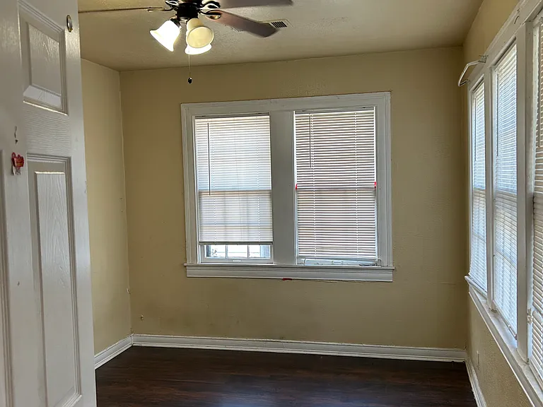 2426 Jordan St — Photo 3