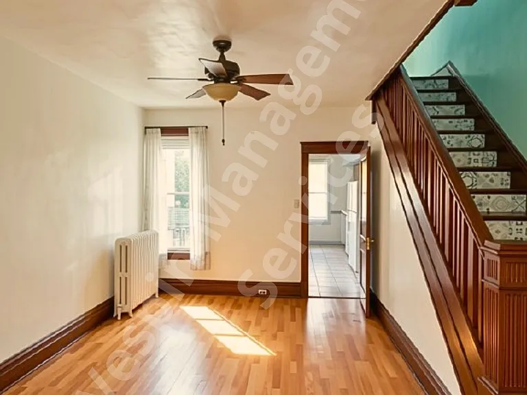1734 W Norwegian St — Photo 6