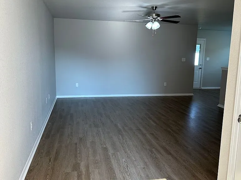117 Logan Dr — Photo 5