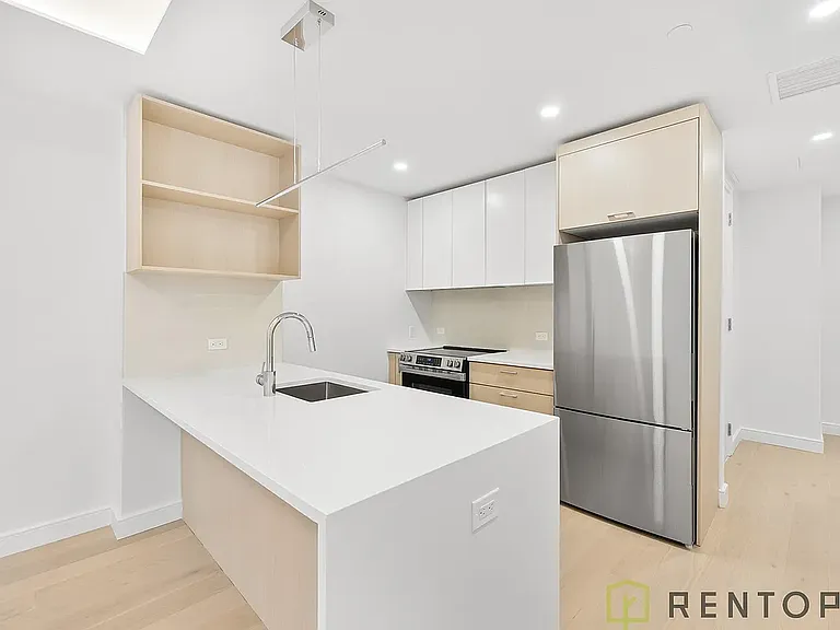 622 11th Ave #1008 — Photo 4