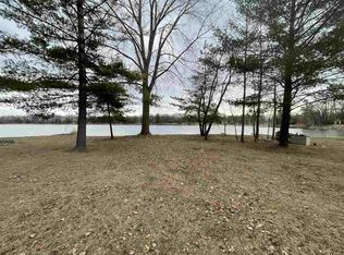 128 Queens Ct, Gladwin, MI 48624