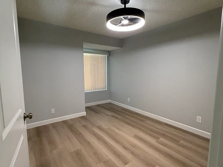 88 Stanford Ct — Photo 13