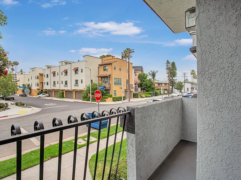 10823 Hortense St — Photo 7