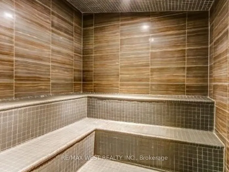 9471 Yonge St #630 — Photo 18