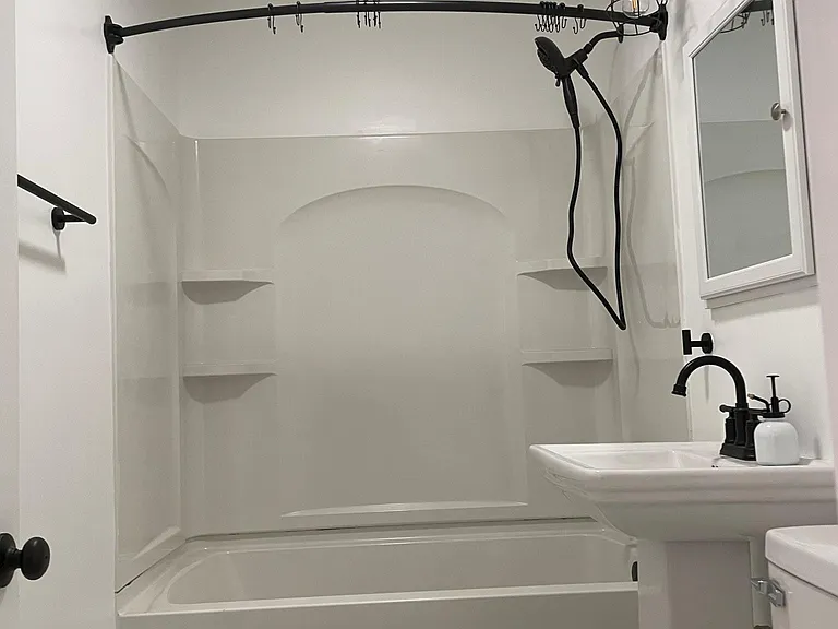 1007 E Unaka Ave #2 — Photo 13