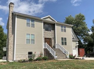195 Leonard St, Agawam, MA 01001