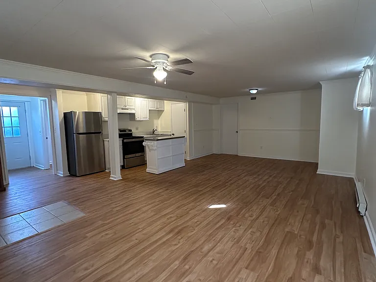 1407 N Main St — Photo 7
