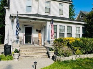 50 Pearsall Ave, Lynbrook, NY 11563