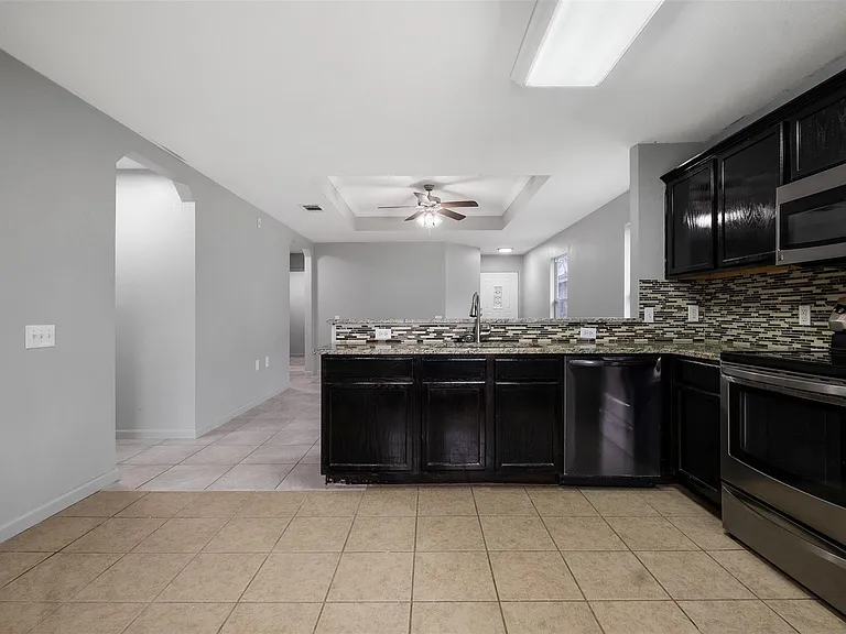 5813 Angel Dr — Photo 8