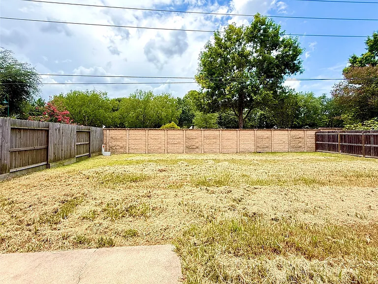 9631 Secretariat Dr — Photo 23
