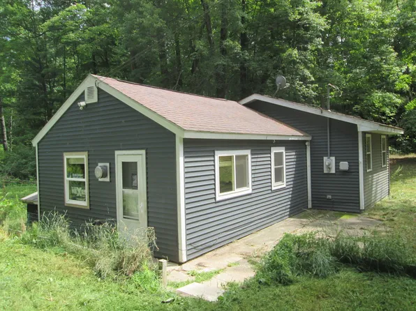 6335 8th St, Twin Lake, MI 49457